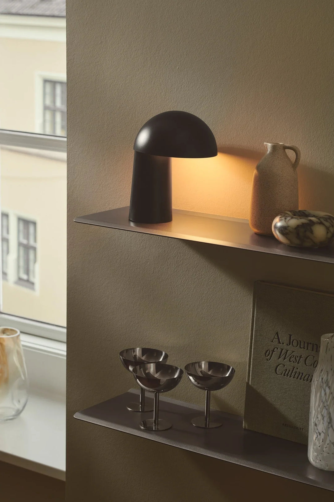 Faye Portable | Tischlampe | Schwarz